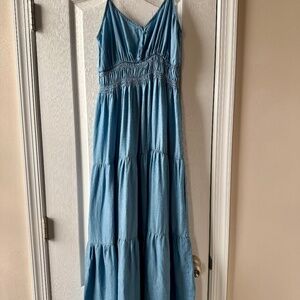 👗 Blu Pepper Chambray Tiered Midi Dress – Size M